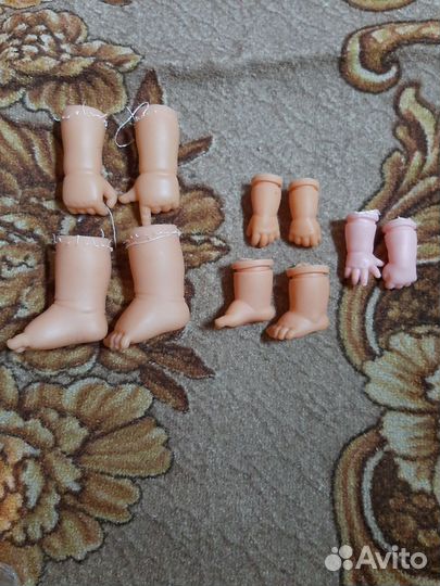 Лот запчастей на современных кукол