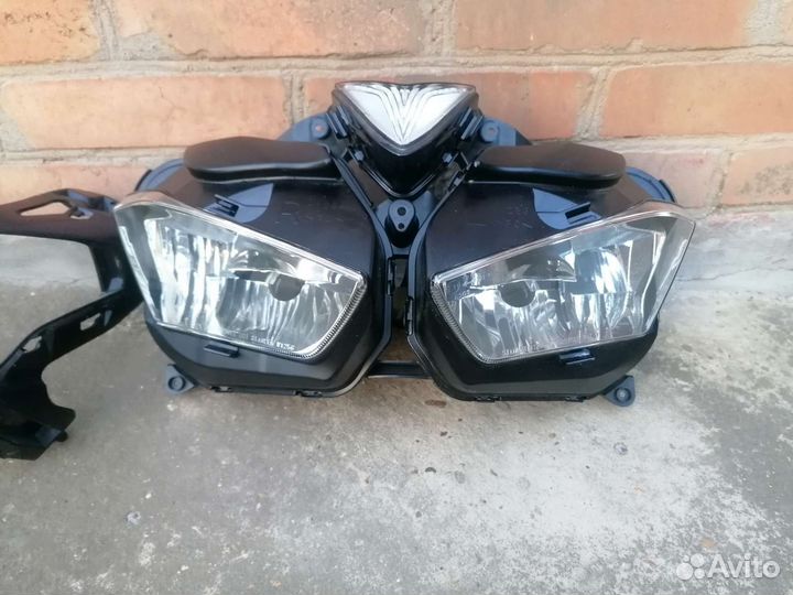 Фара Yamaha YZF R3