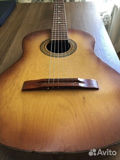 Классическая гитара шестиструнная