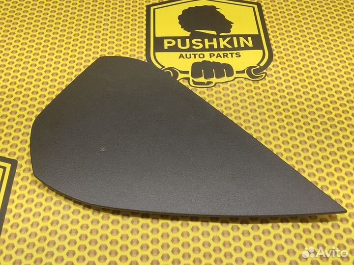 Накладка торпедо торцевая правая Volkswagen Jetta