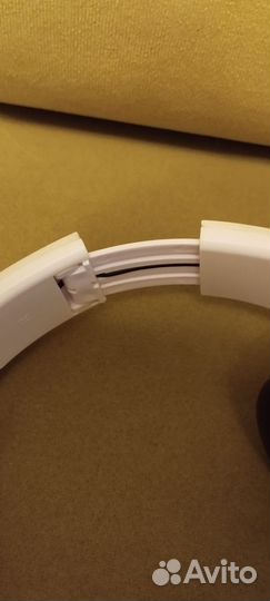 Беспроводные наушники HB-203 белые