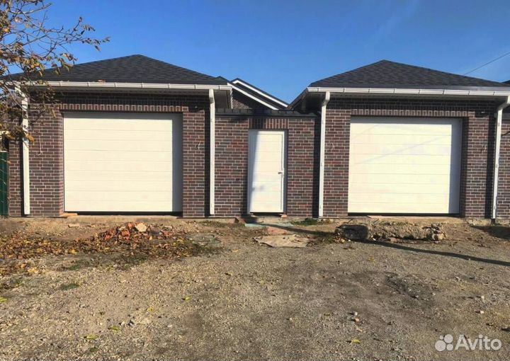 Секционные ворота