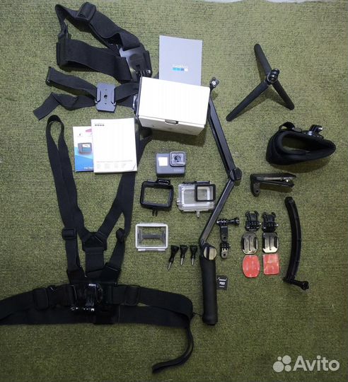 Камера GoPro Hero 5 black + много аксессуаров