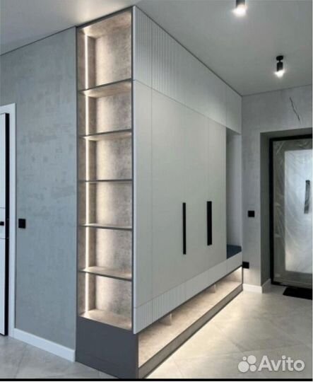 Шкаф на заказ яркого цвета