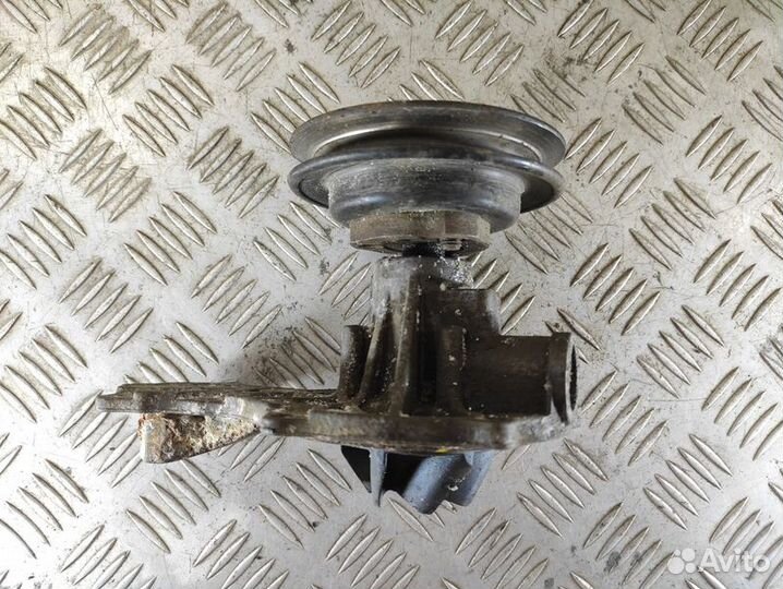 Насос водяной помпа Volkswagen Golf 3