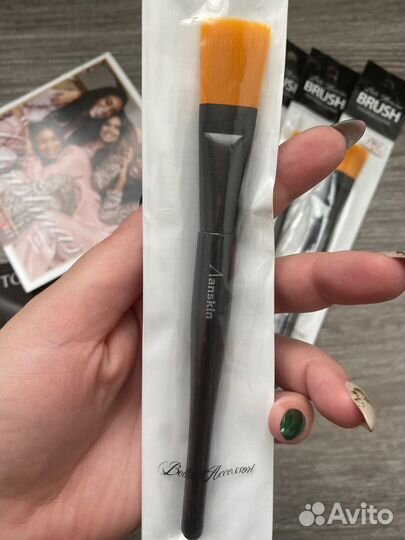 Кисти для нанесения масок