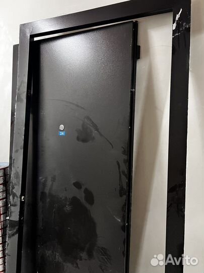 Дверь входная металлическая бу