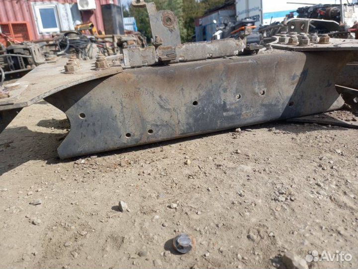 Траверса поперечная Renault Magnum