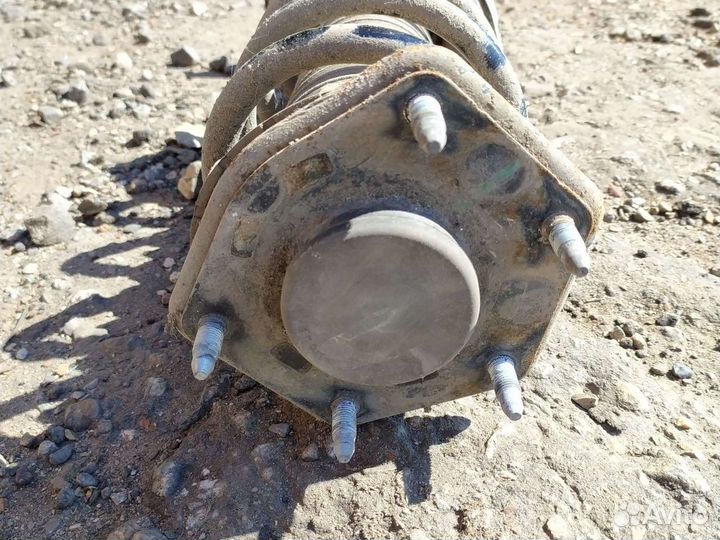 Передняя правая стойка honda cr-v 4