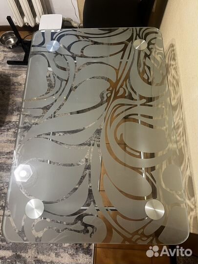 Кухонный стол