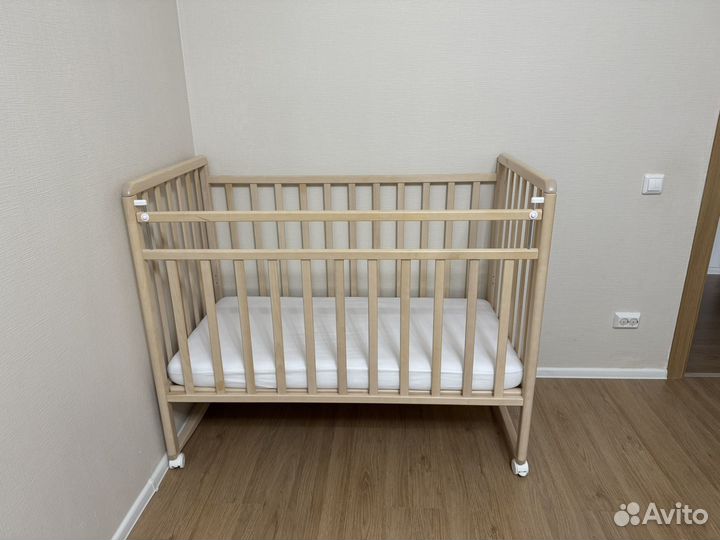 Детская кроватка