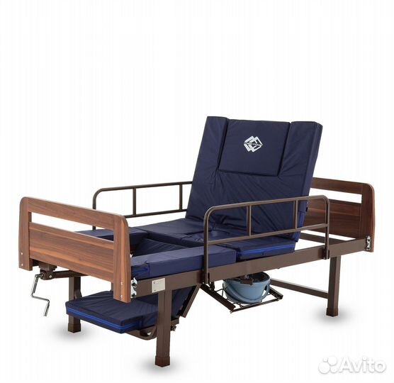 Медицинская кровать с матрасом