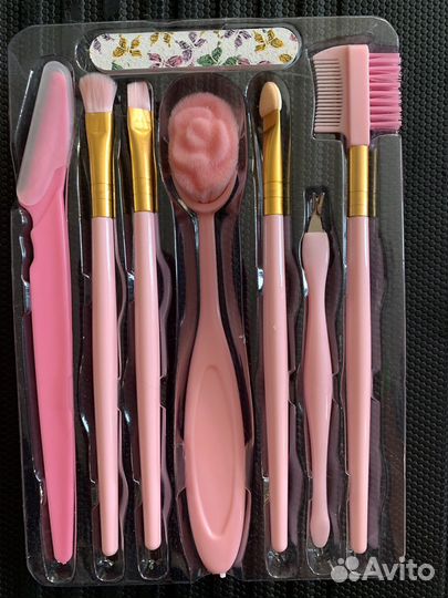 Подарочный набор кистей и предметы для маникюра