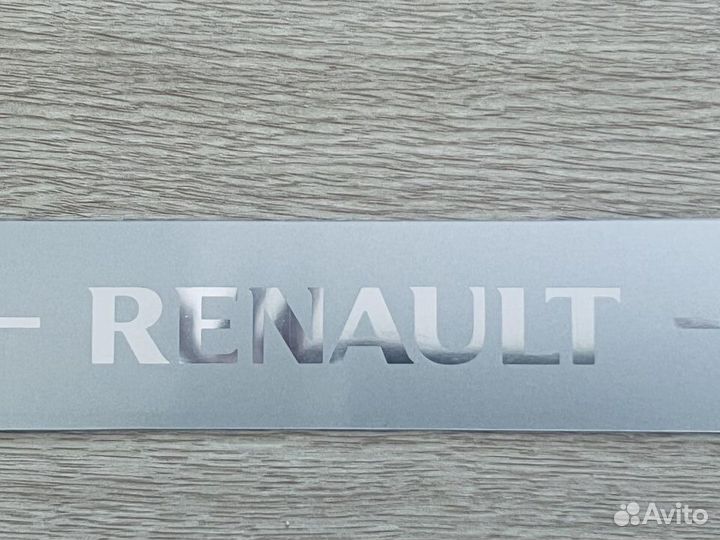 Наклейка порога renault оригинальная 45х5 см 76852