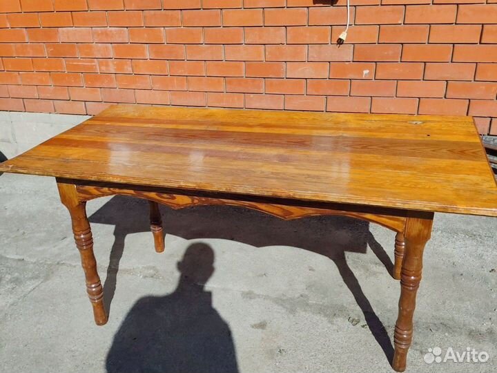 Кухонный стол