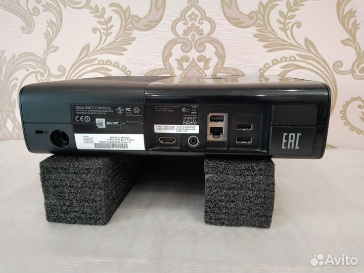 Xbox 360 Е, (не прошит), 44 игры, 250 Гб