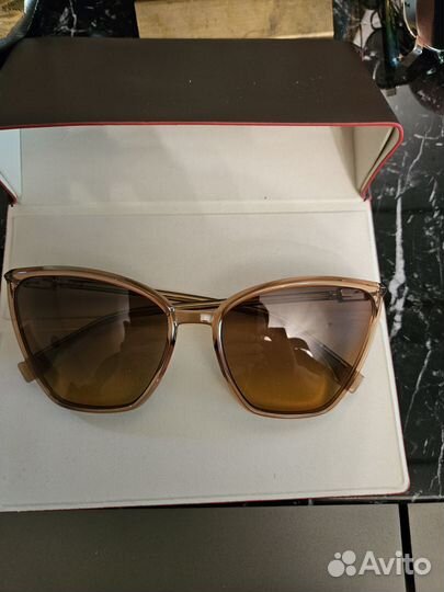 Солнцезащитные очки женские fendi