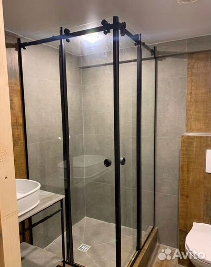 Душевые стеклянные перегородки с установкой