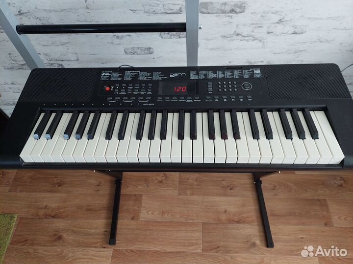 Продаю синтезатор DEK 494