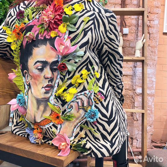 Авторская роспись одежды