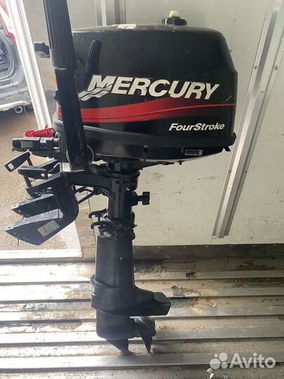 Лодка с мотором