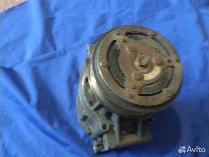 Компрессор кондиционера Toyota Corolla