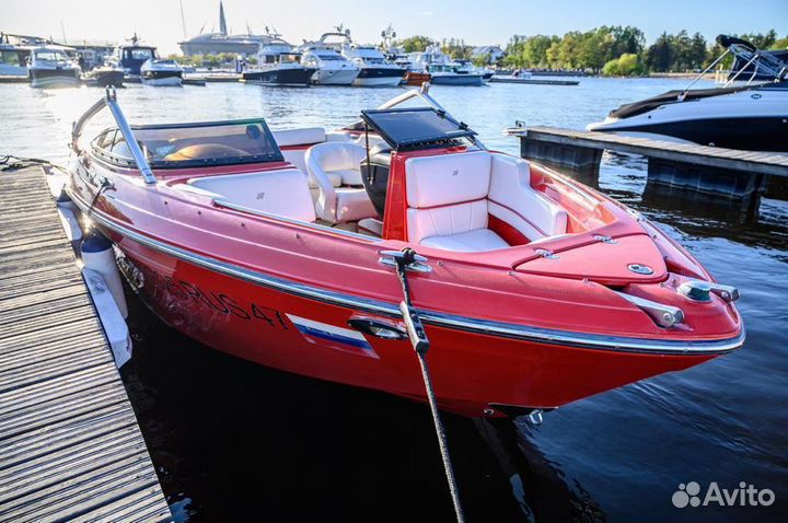 Катер Four Winns Horizon 210