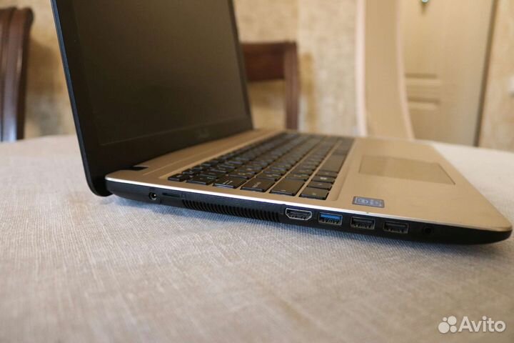 Ноутбук Asus 4 ядра, 8gb, hd505, ssd 250