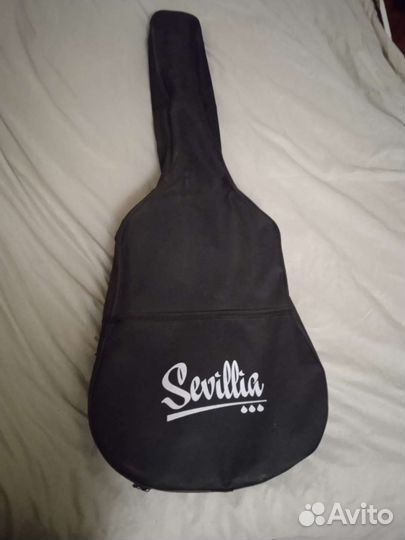 Акустическая гитара