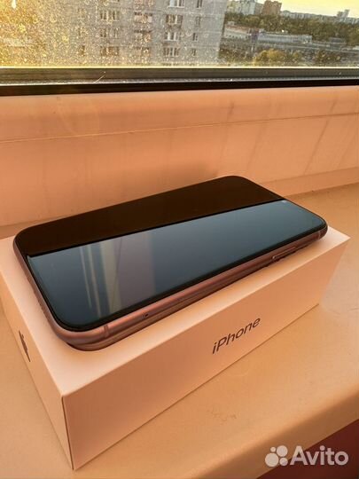 Телефон iPhone 11