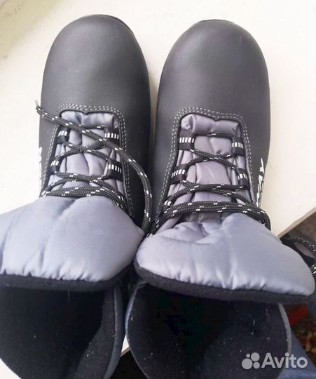 Ботинки для беговых лыж 