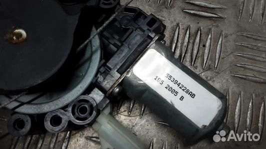 Стеклоподъемник задний правый jeep grand cherokee