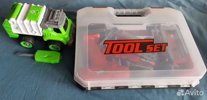 Большой набор инструментов и машинка