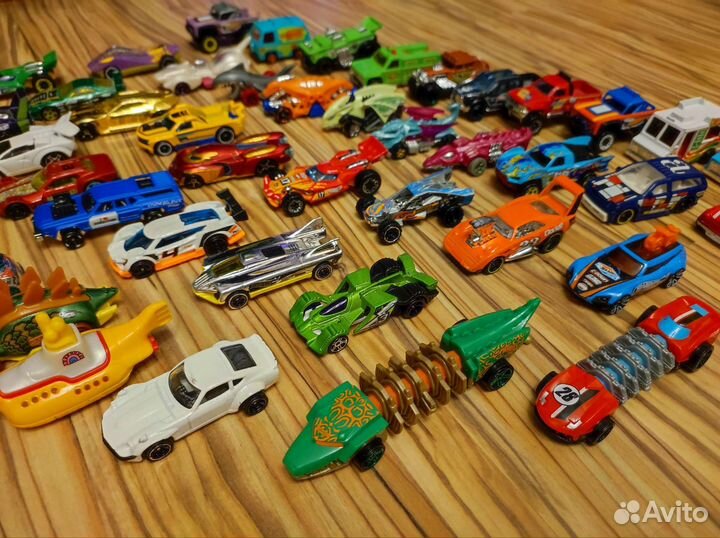 Машинки Hotwheels