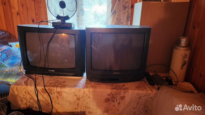 Телевизоры бу и детская кушетка