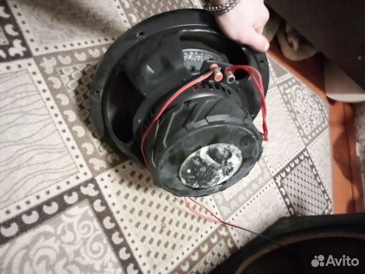 Активный сабвуфер