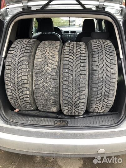 Bridgestone Blizzak Spike-01 225/65 R17 106T