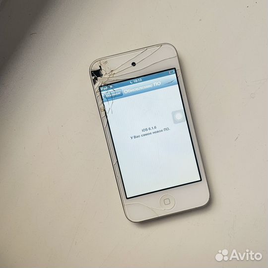 iPod Touch 4, 32Gb Белый