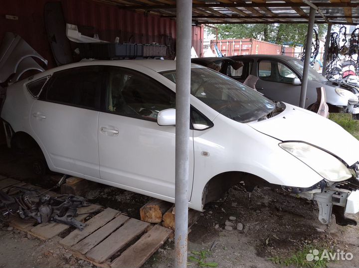 Камера парковки для Toyota Prius, NHW20, 1Nzfxe