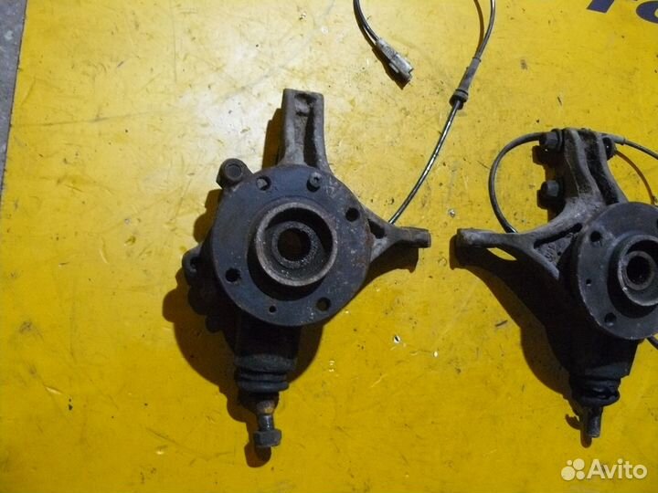 Кулак поворотный для Peugeot 307