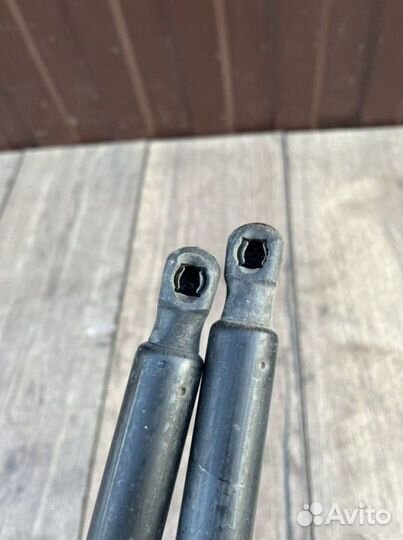 Амортизатор багажника Kia Ceed 1.6