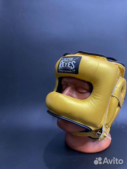 Бамперный шлем Cleto Reyes Gold