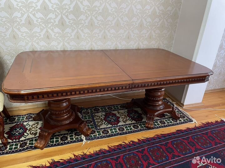 Стол и 6 стульев