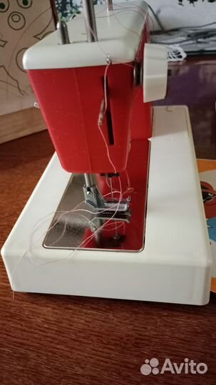 Детская швейная машинка