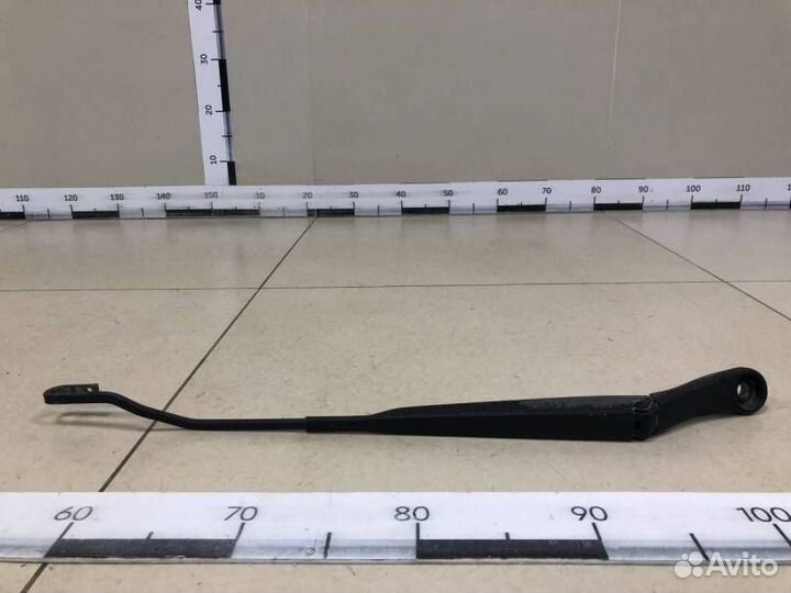 Поводок стеклоочистителя передний левый Nissan Pri
