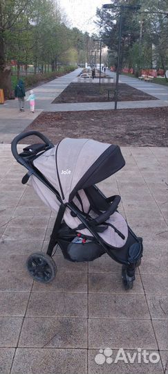 Прогулочная коляска Joie Litetrax 4