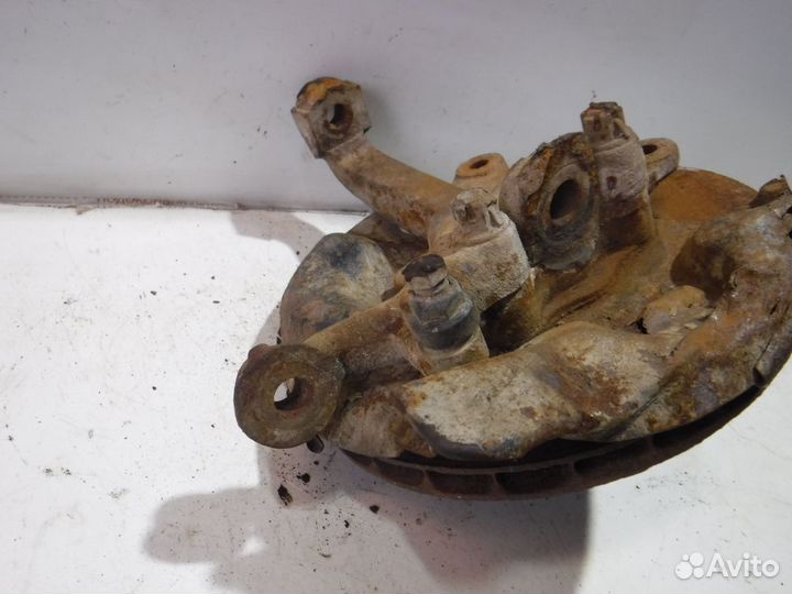 Кулак поворотный передний правый Toyota Hiace