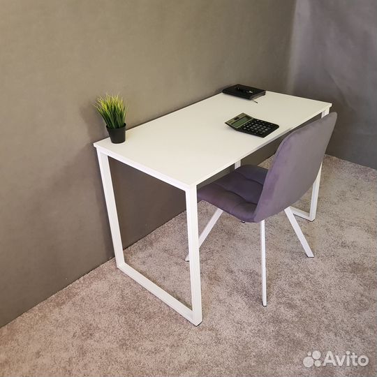 Письменный стол Лофт 110*60 см. Белые ножки