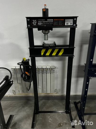 WDK-HP201 Пресс гаражный 20т, с ручным и пневмогид