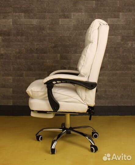 Компьютерное игровое кресло геймерское с массажем